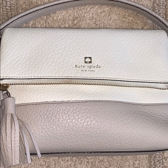 Kate Spade Crossbody 👜 - Picture 3 of 6